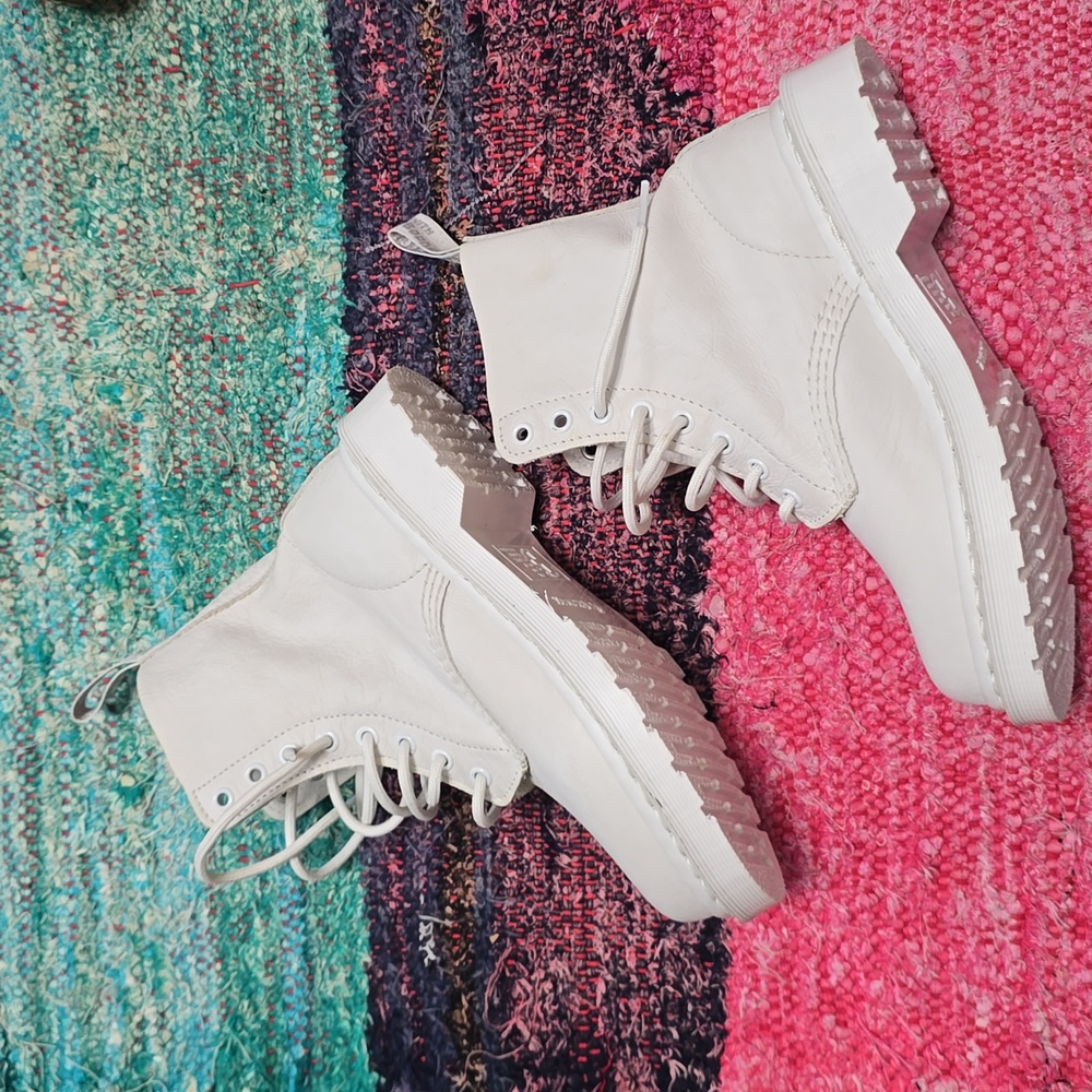 Dr Martens boots white NEW - Picture 3 of 7